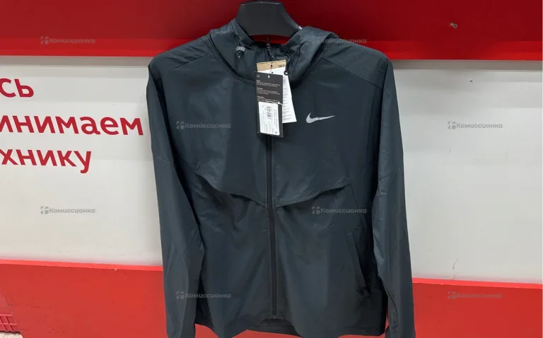 Ветровка Nike