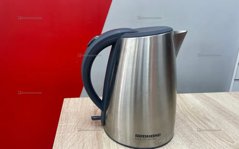 Чайник REDMOND RK-M1591