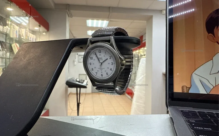 Часы  Q&Q Quartz