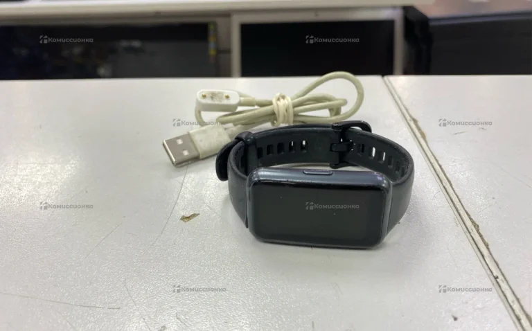 Часы  HUAWEI BAND 7