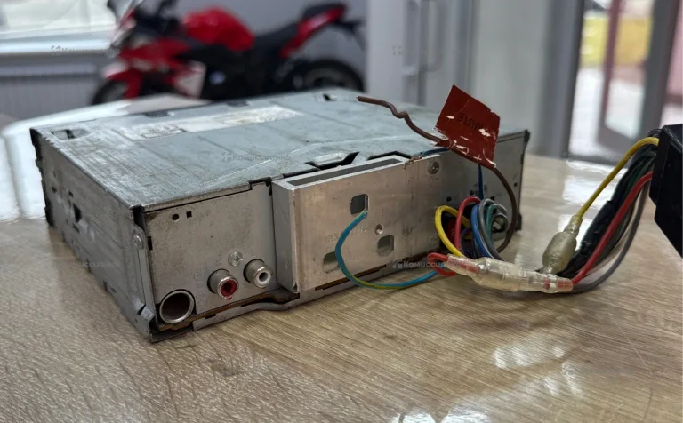 Автомагнитола  kenwood kdc-361u