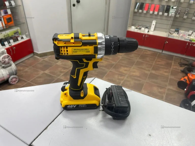шуруповерт Dewalt реплика