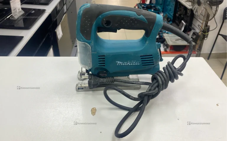Лобзик Makita 4329