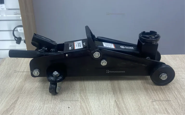 Домкрат гидравлический подкатной 2Т