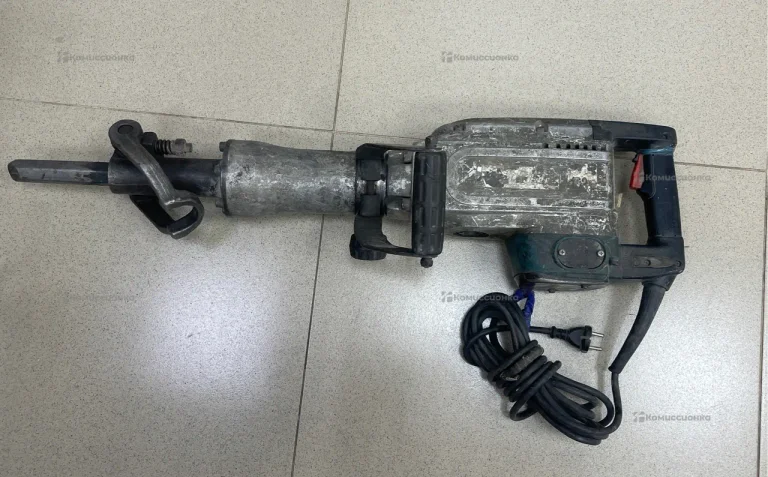 Отбойный молоток makita HM1304B