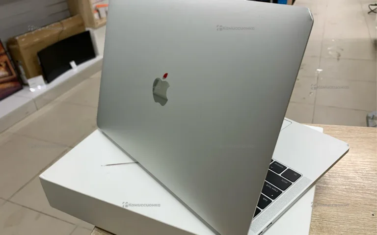Ноутбук  Macbook A1708 Pro 8/128gb