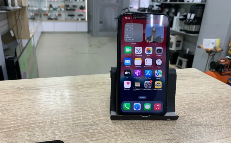 Apple iPhone XR 4/128 ГБ