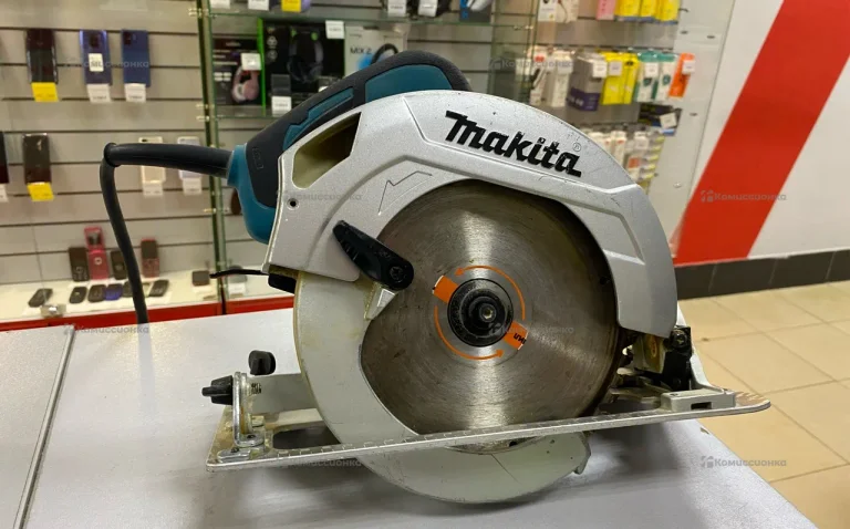 Дисковая пила Makita HS7611