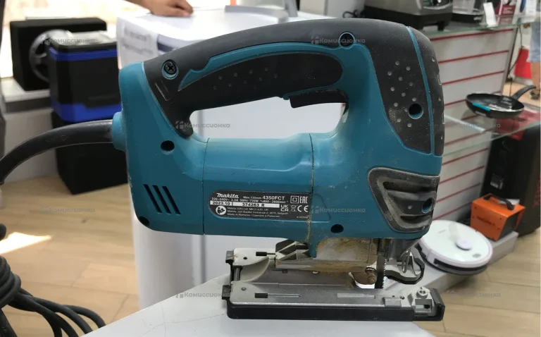 Электролобзик makita 4350FCT