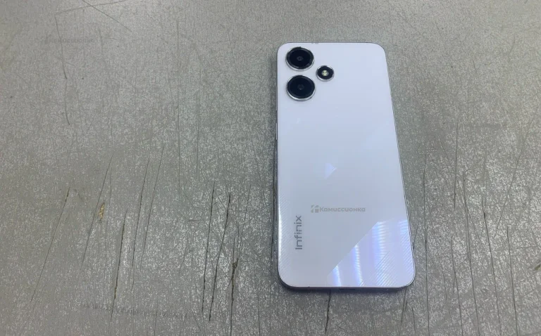 Infinix Hot 30 Play 8/128 ГБ