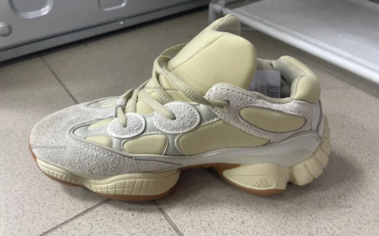 Кроссовки женские Adidas(реплика) Yeezy 500-37разм