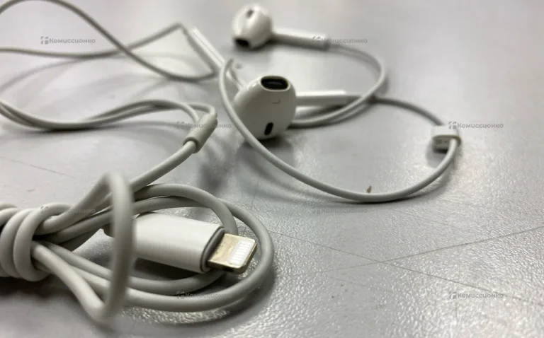 Наушники  Apple проводные