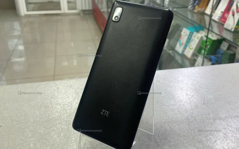 ZTE Blade L210 1/32 ГБ