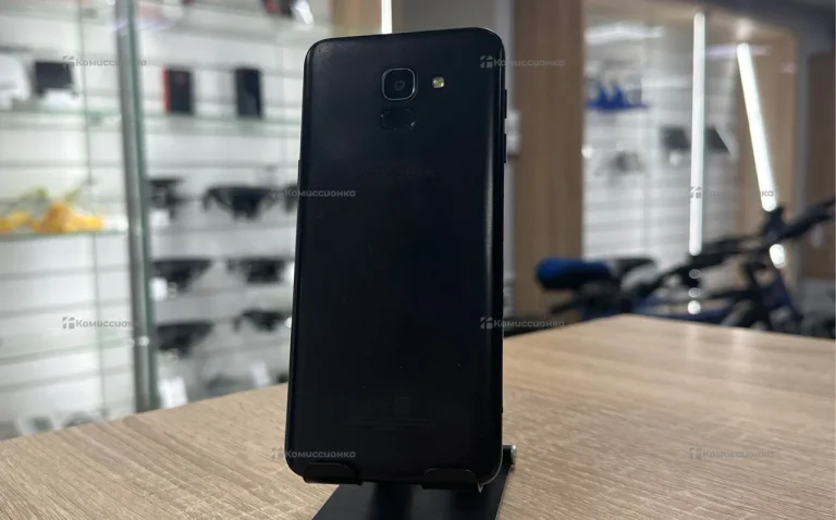 Samsung Galaxy J6 2/32 ГБ