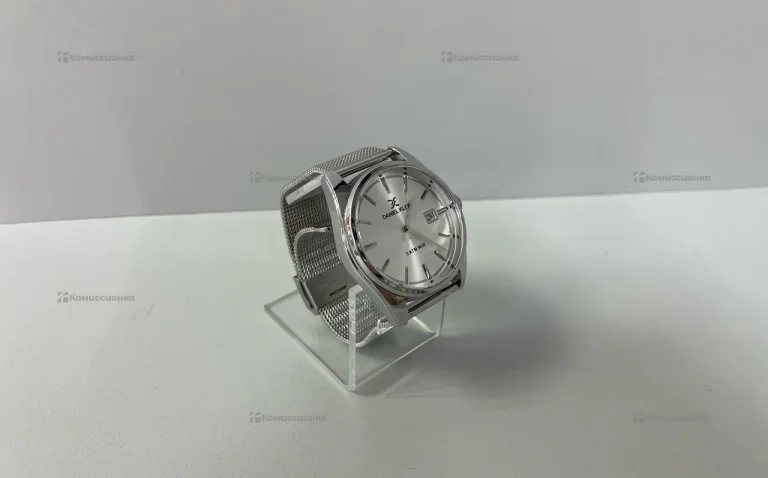 Часы  Daniel Kline