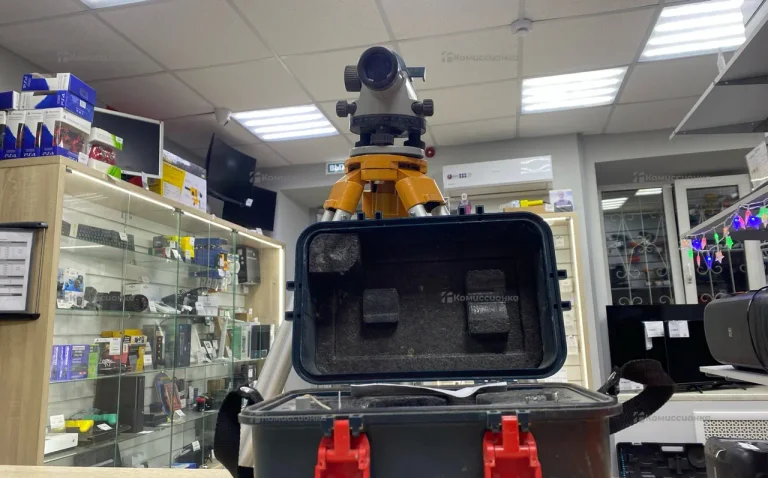 Оптический нивелир Bosch GOL