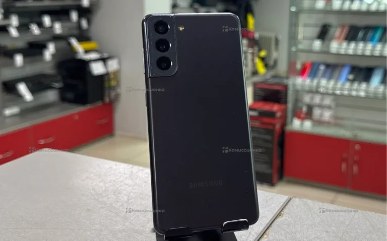 Samsung Galaxy S21 5G 8/256 ГБ.