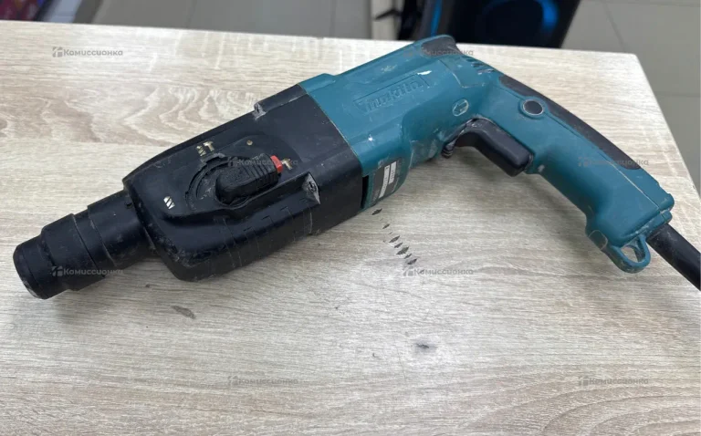 Перфоратор Makita HR 2450.