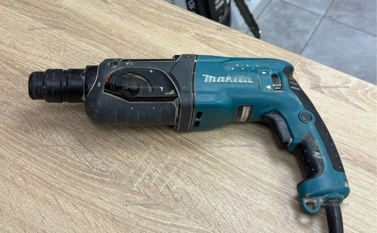 Перфоратор Makita 2470.