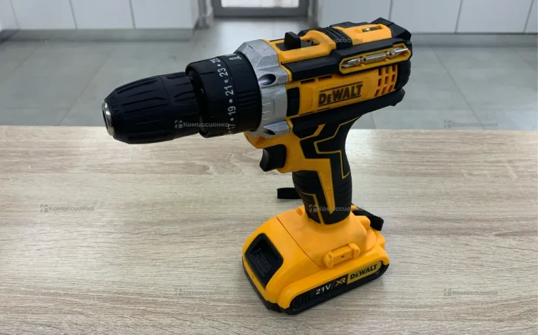 шуруповерт с набором Dewalt реп.