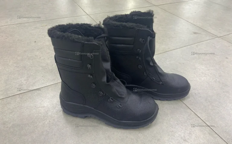Берцы зимние на меху 44 р-р