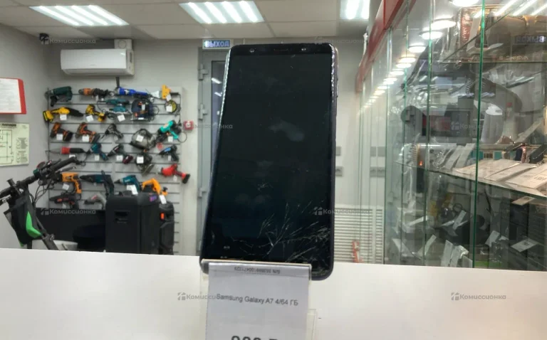 Samsung Galaxy A7 4/64 ГБ