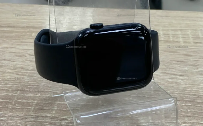 Часы  Apple Watch 7 45mm