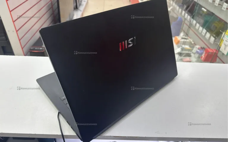 Ноутбук MSI i3-1215U