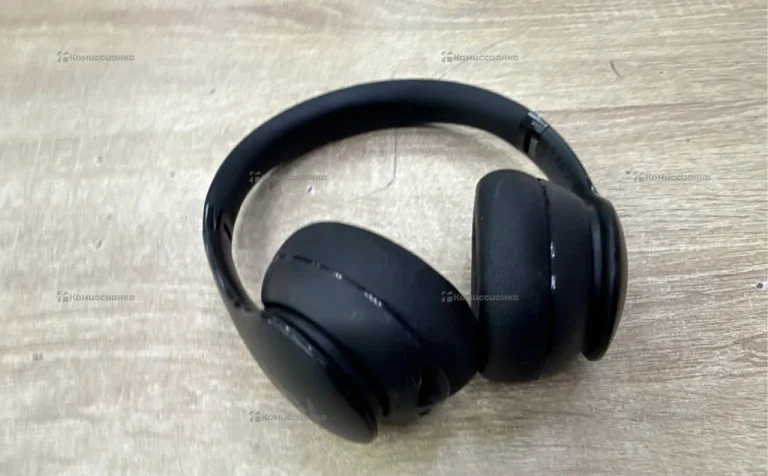 Наушники Soundcore Q10i