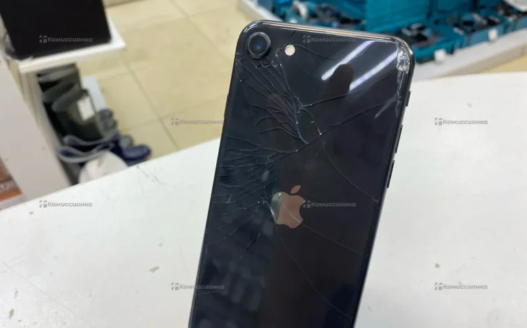 Apple iPhone SE (2020) 3/128 ГБ