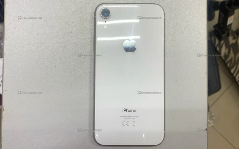 Apple iPhone XR 3/64 ГБ