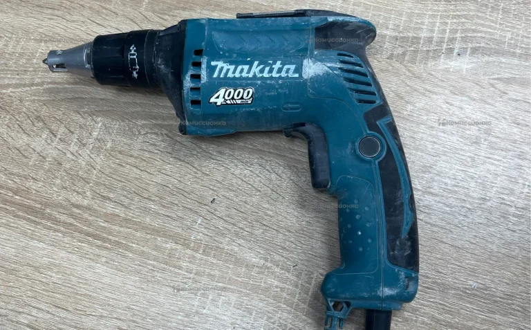 Шуруповерт makita FS4000