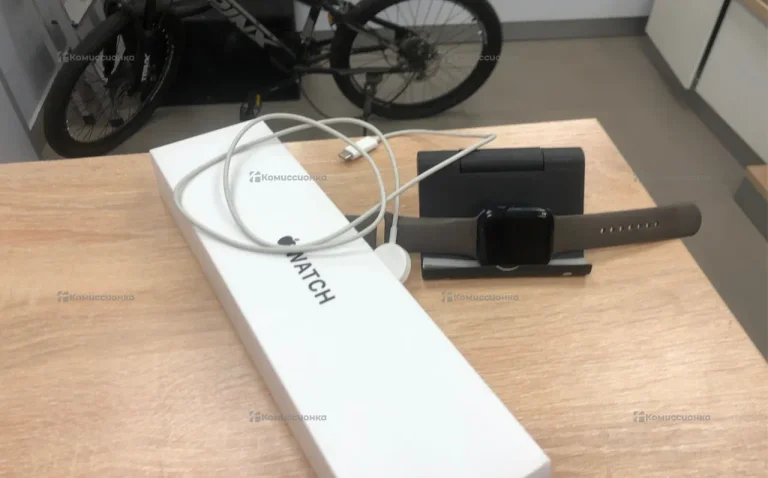 Часы Apple Watch SE 2 44 mm