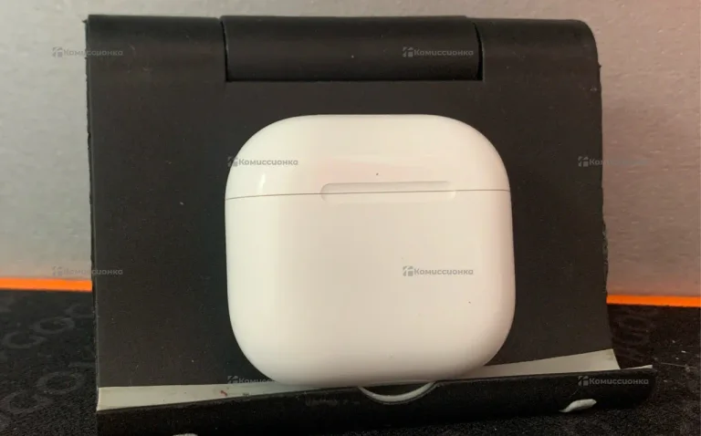 Наушники AirPods 4