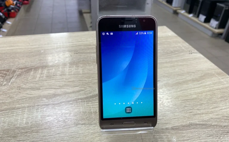 Samsung Galaxy J1 (2016) 1/8 ГБ