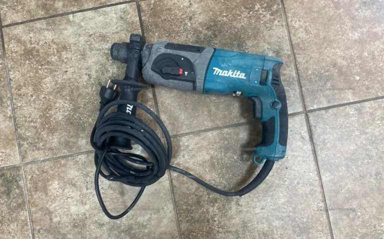 Перфоратор Makita HR2470