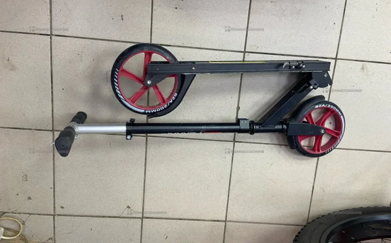 Самокат Bugatti