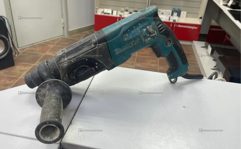 Перфоратор Makita Hr2470