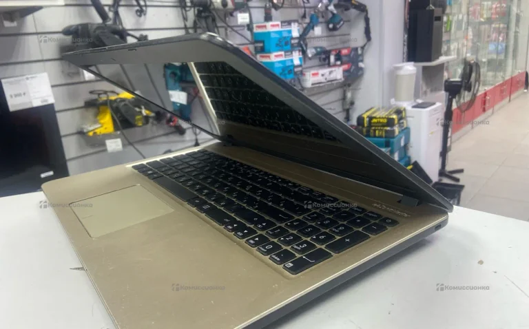 Ноутбук Asus D540N