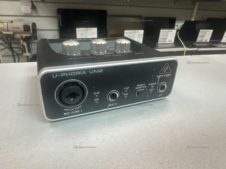 Внешняя звуковая карта behringer U-PHORIA UM2