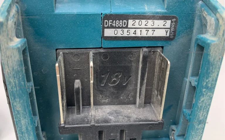 Дрель-шуруповёрт Makita DF448D