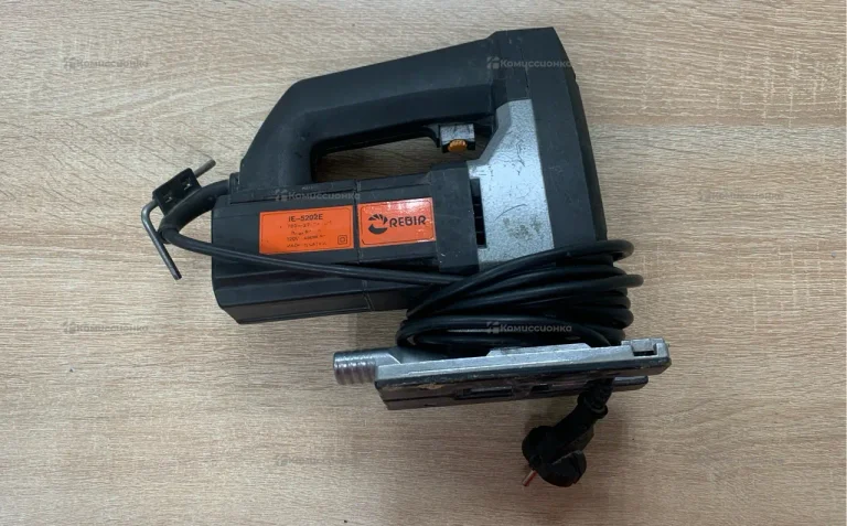 Лобзик Rebir ie-5202e