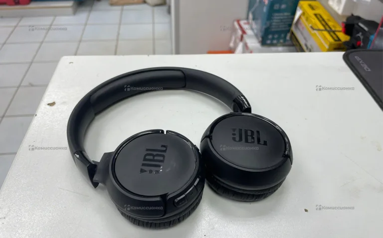 Наушники  JBL 520