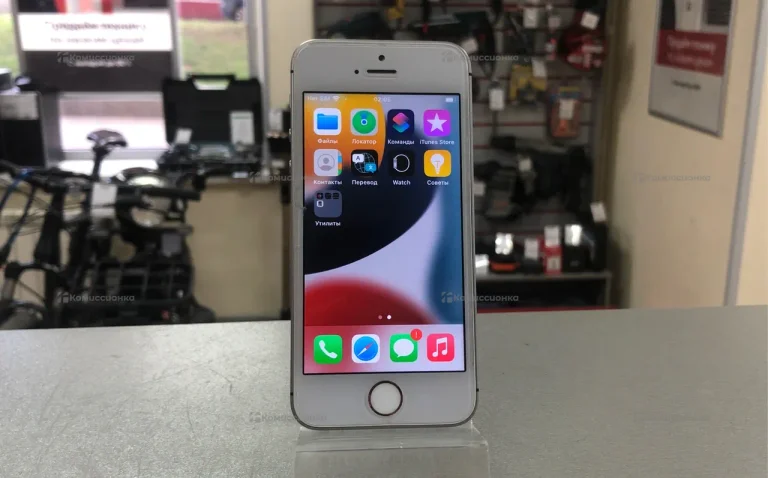 Apple iPhone SE 32 ГБ