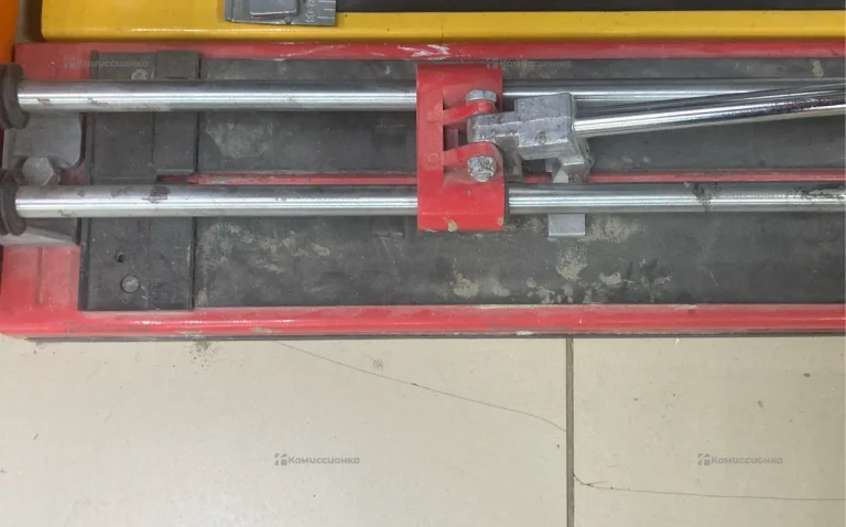 Плиткорез ручной красный