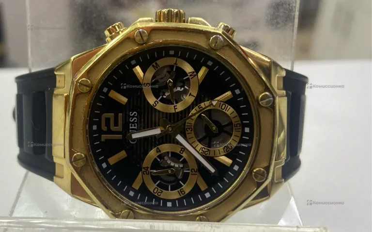 Часы  Guess