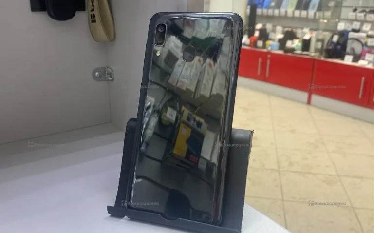 Samsung Galaxy A20 3/32 ГБ