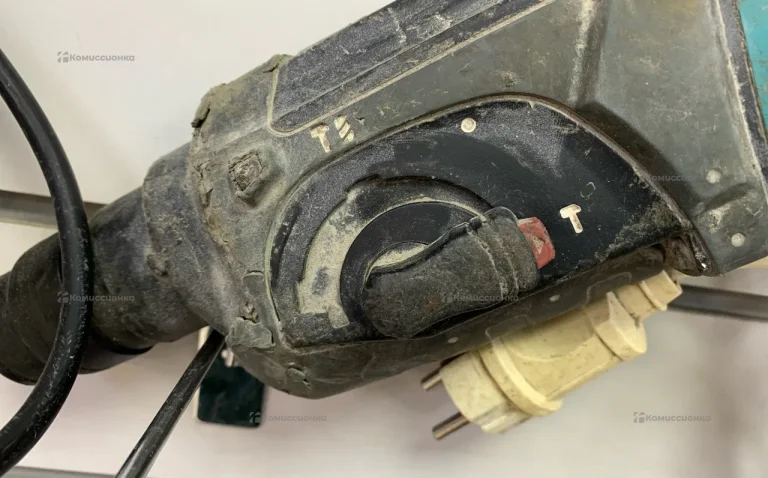 Перфоратор Makita 2470HR