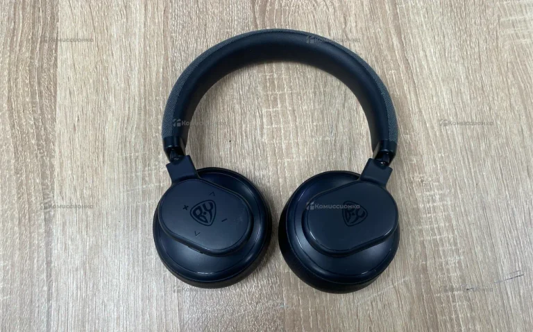 Наушники  by 410-235