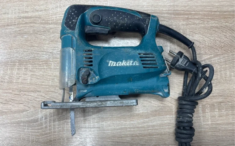 Электролобзик Makita 4329